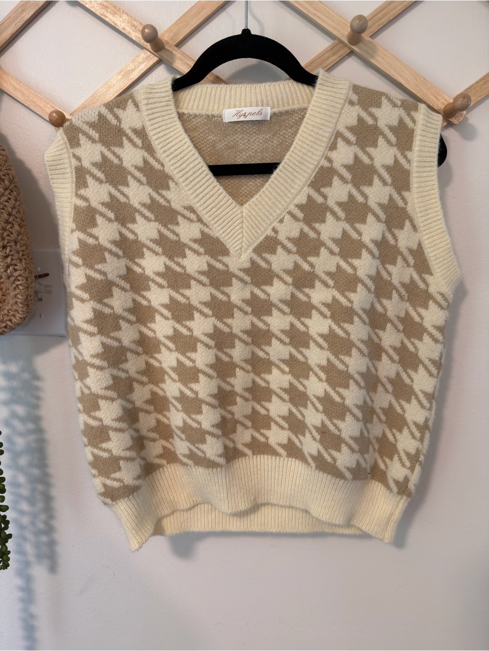 Houndstooth Sweater Vest OS Tan White V-Neck Knit Sleeveless Top
